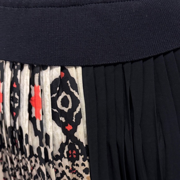 Chic & Elegant Asymmetrical Navy Dress - Sweater Top & Patterned Scarf LIKE NEW - Picture 11 of 15